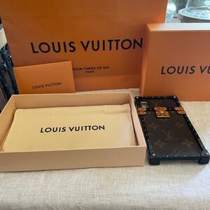 Louis Vuitton Monogram Eye Trunk iPhone X XS Smartphone Case